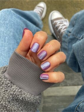 Red Aspen Luminous Linnet Press-On Nails - Cats Eye Shimmering Purple Pink Duo